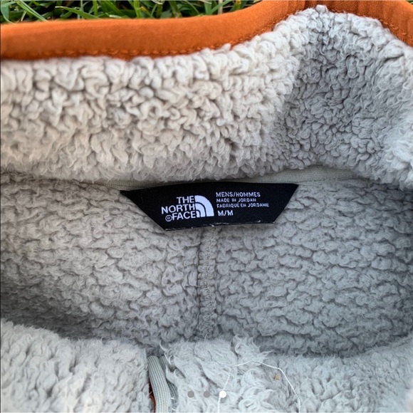 The North Face Half Zip - Picture 3 of 3